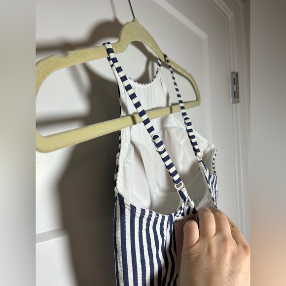 Lululemon XS C/D Cup High Neck Swim top - Picture 8 of 11